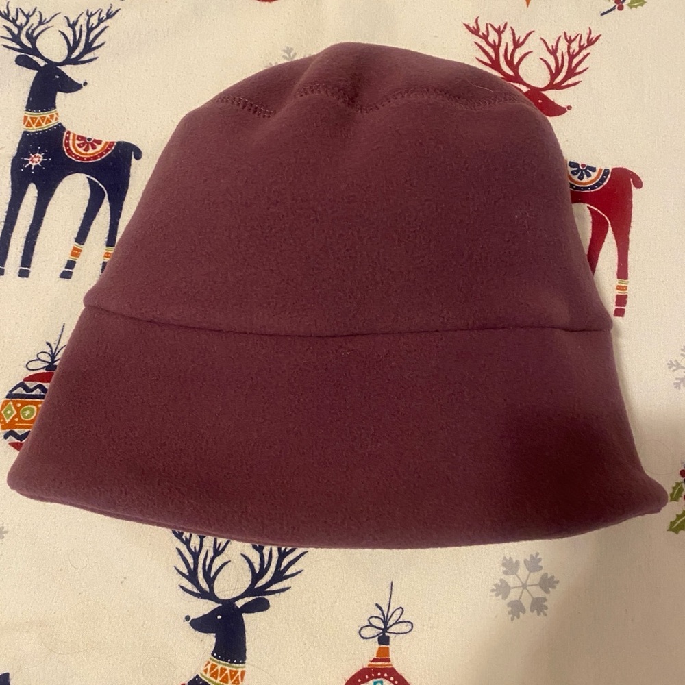 Lands' End  Maroon Fleece Hat